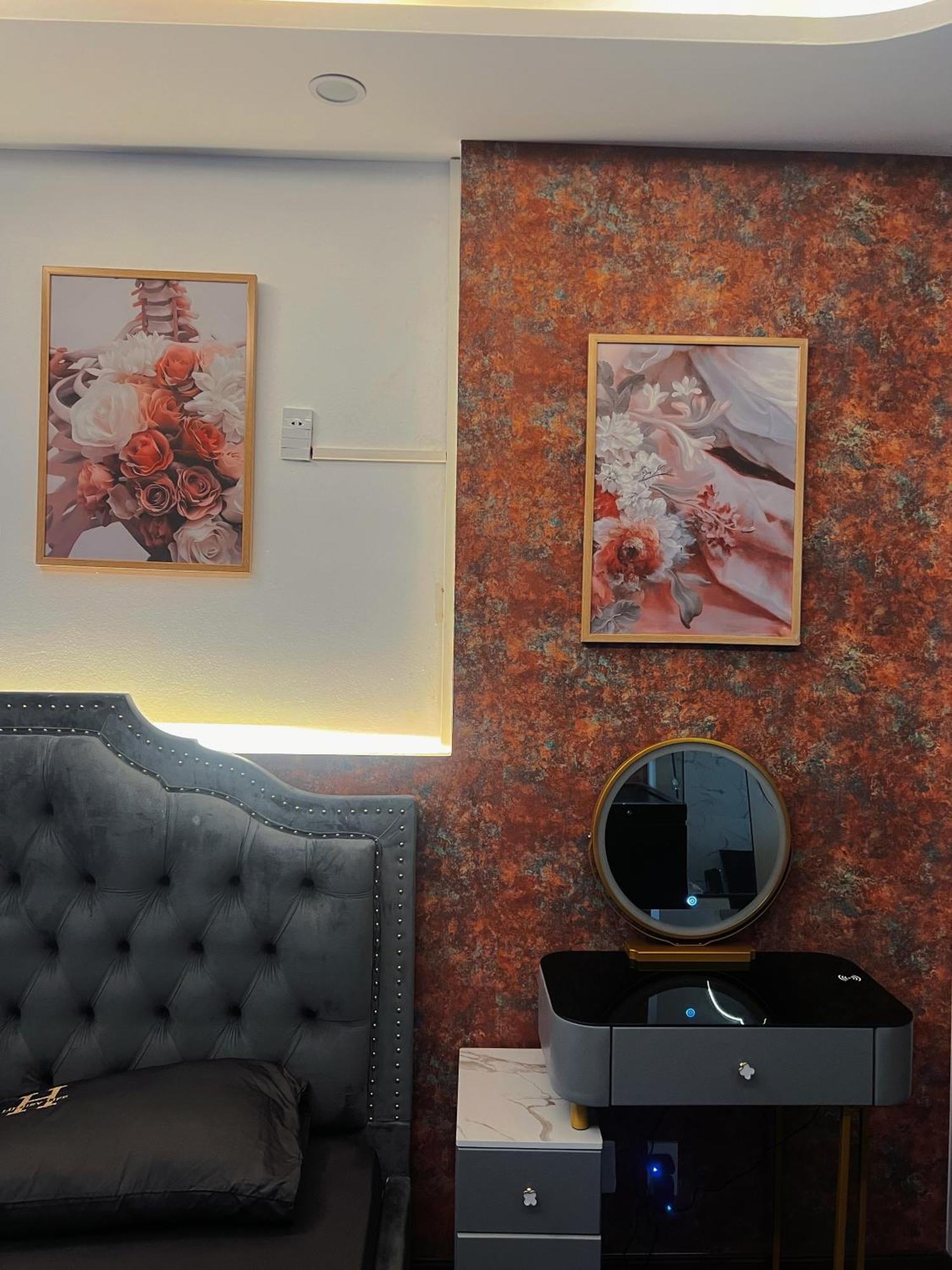 Venus Apartment Kham Thien Hanoi Eksteriør billede
